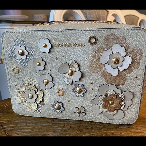 Michael Kors Lg Ew Crossbody - Picture 1 of 10